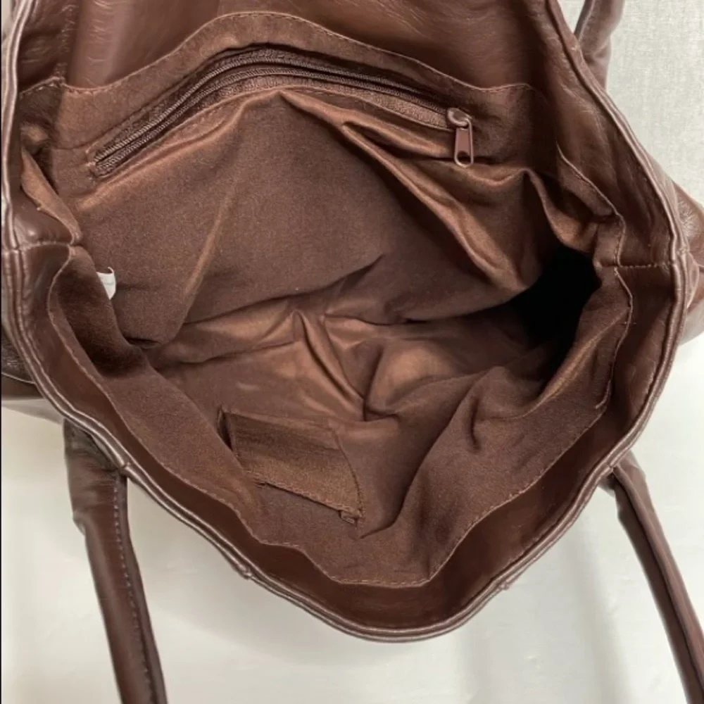 Kiss lock  ,hobo ,studded, brown leather shoulder bag - Picture 7 of 11